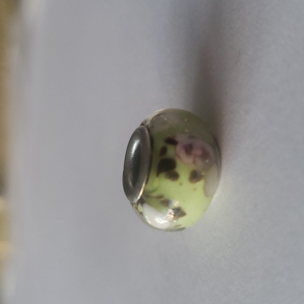 Murano Beads fit into Pandora bracelets